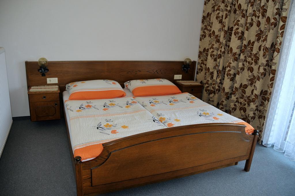 Pension Miklautz Sankt Kanzian am Klopeiner See Стая снимка